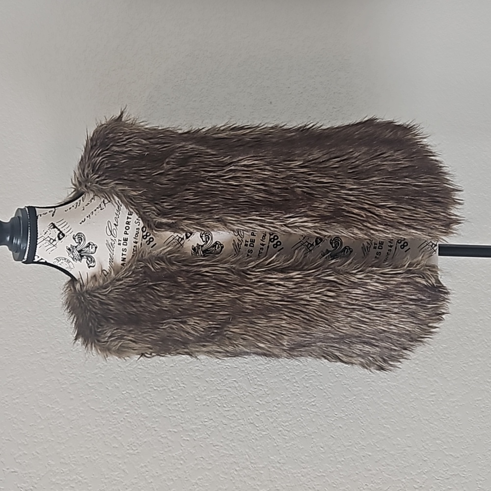 Boho Lined Sleeveless Faux Fur Vest With Hook & Eye Front Closure